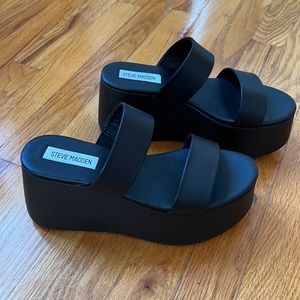Steve Madden black platform sandals